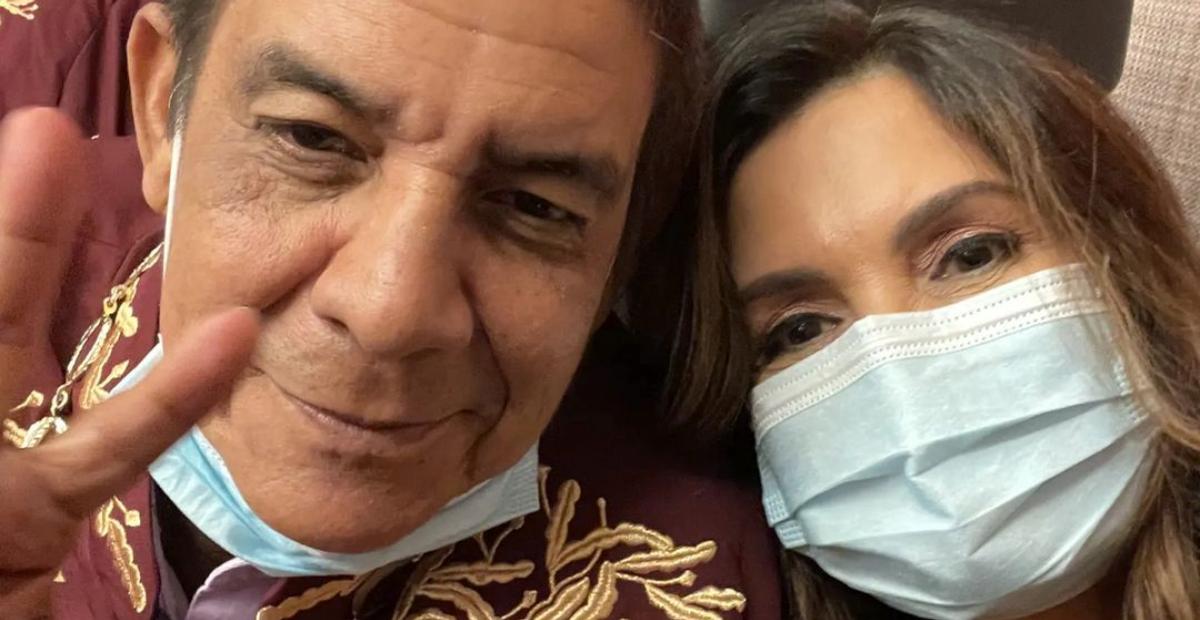 Fátima Bernardes compartilha registro com Zeca Pagodinho: ”Que honra”