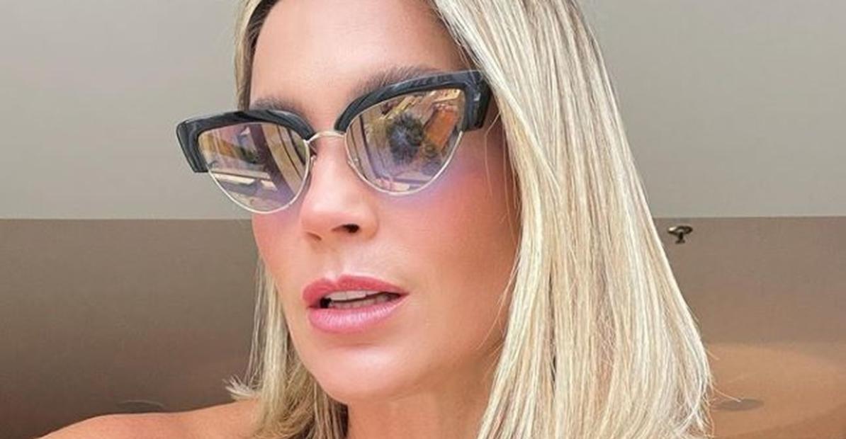 Flávia Alessandra aposta em saia de couro e surge deslumbrante: ”Que mulher perfeita”