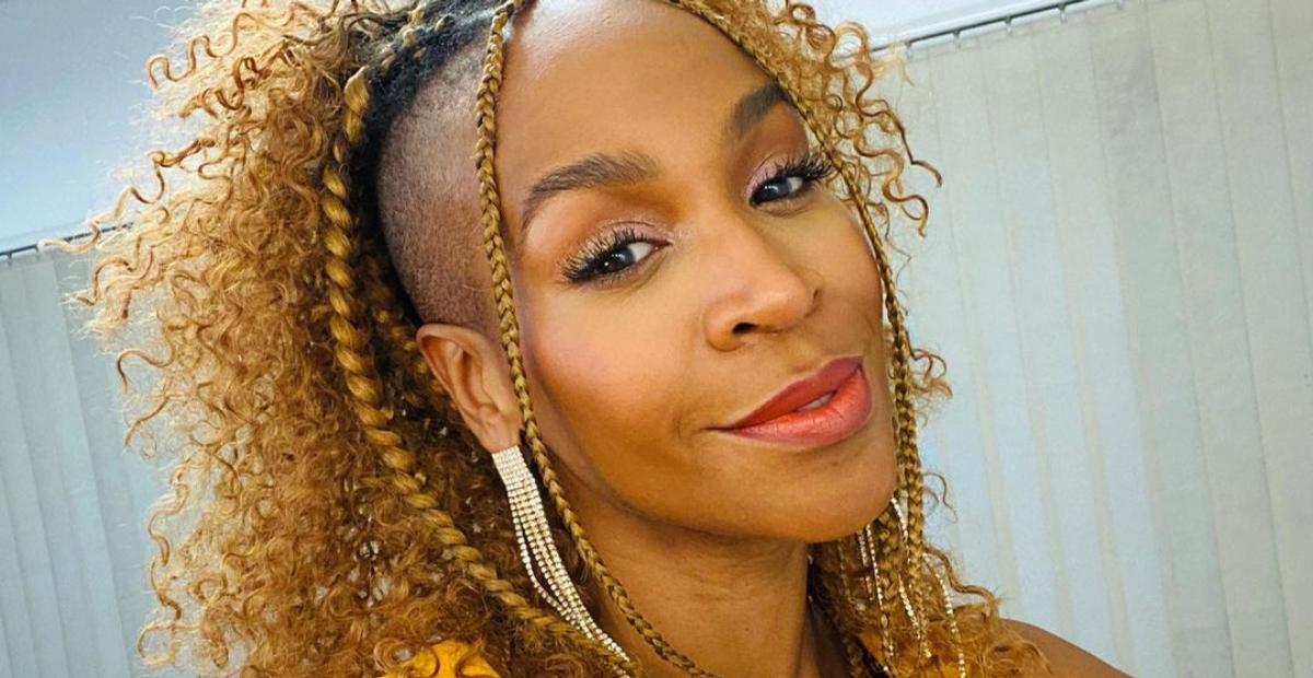 Karol Conká celebra 6 anos do lançamento de ‘É o Poder’: ”Tem um significado muito grande”
