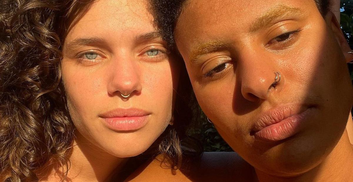 Bruna Linzmeyer celebra aniversário da namorada: ”Me sinto especial em estar com você”