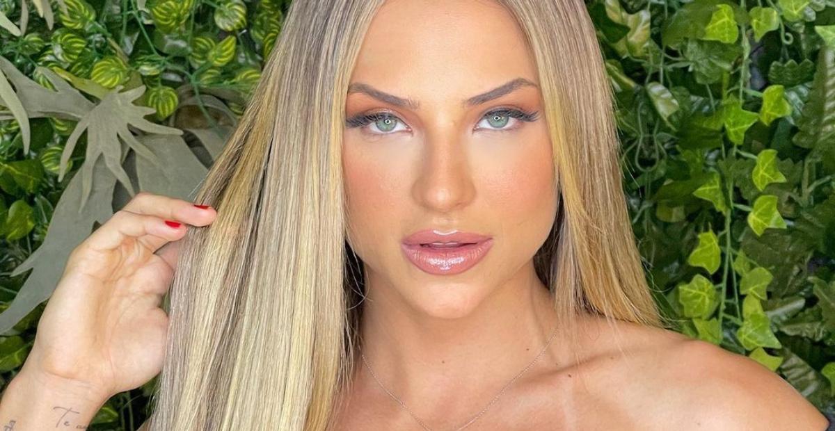 Gabi Martins leva fãs à loucura ao surgir de biquíni branco: ”Uma deusa”
