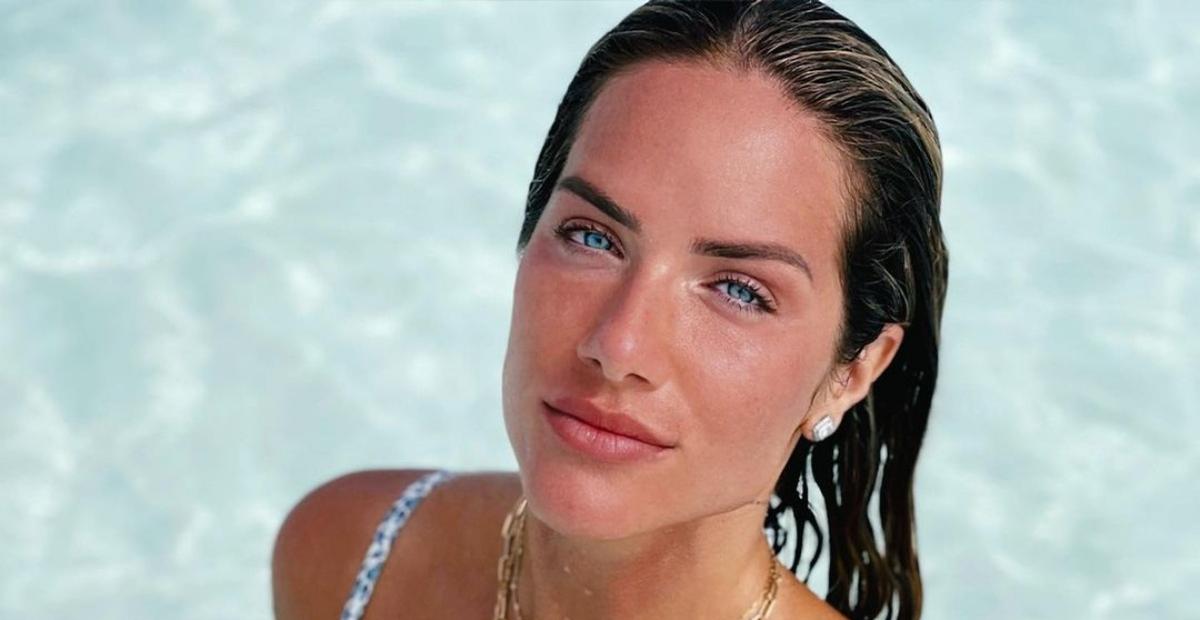 Nas Maldivas, Giovanna Ewbank exibe corpo escultural em fotos de biquíni