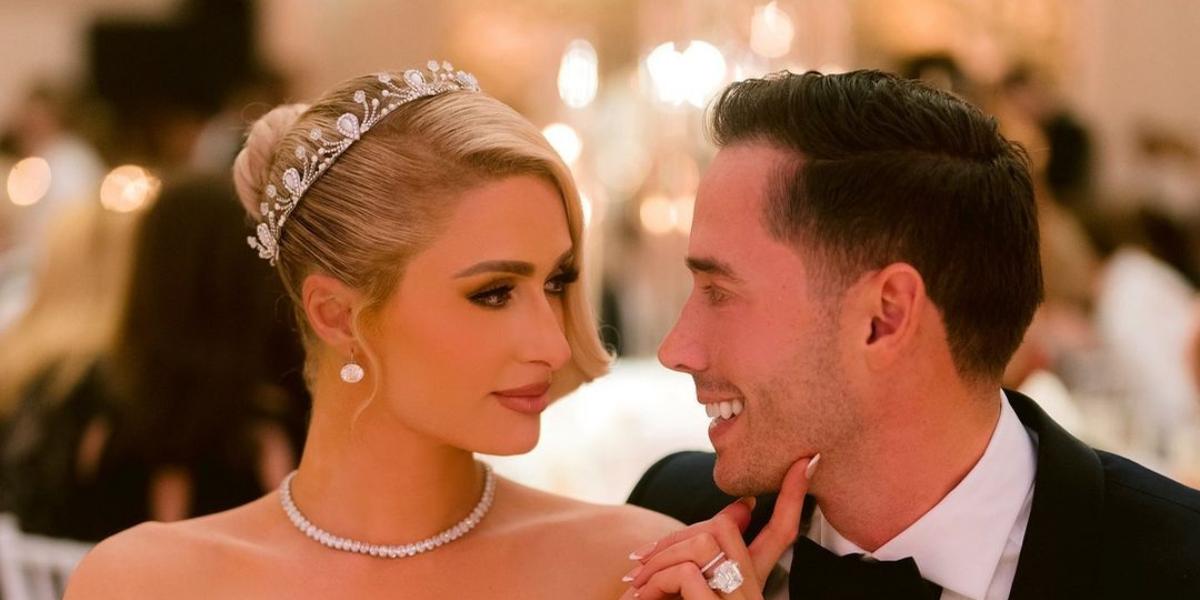 Paris Hilton passa lua de mel em ilha particular com diária de mais de R$ 158 mil: ”Tropical”