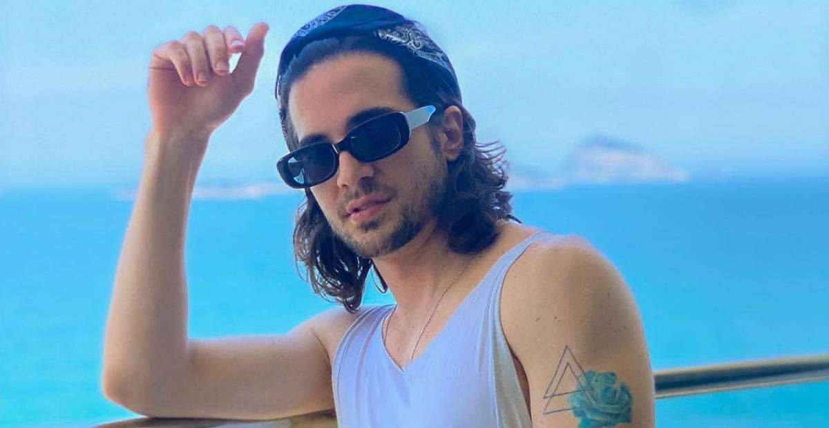 Fiuk surge em piscina de bolinha durante festa: ”Amando essa farofa”