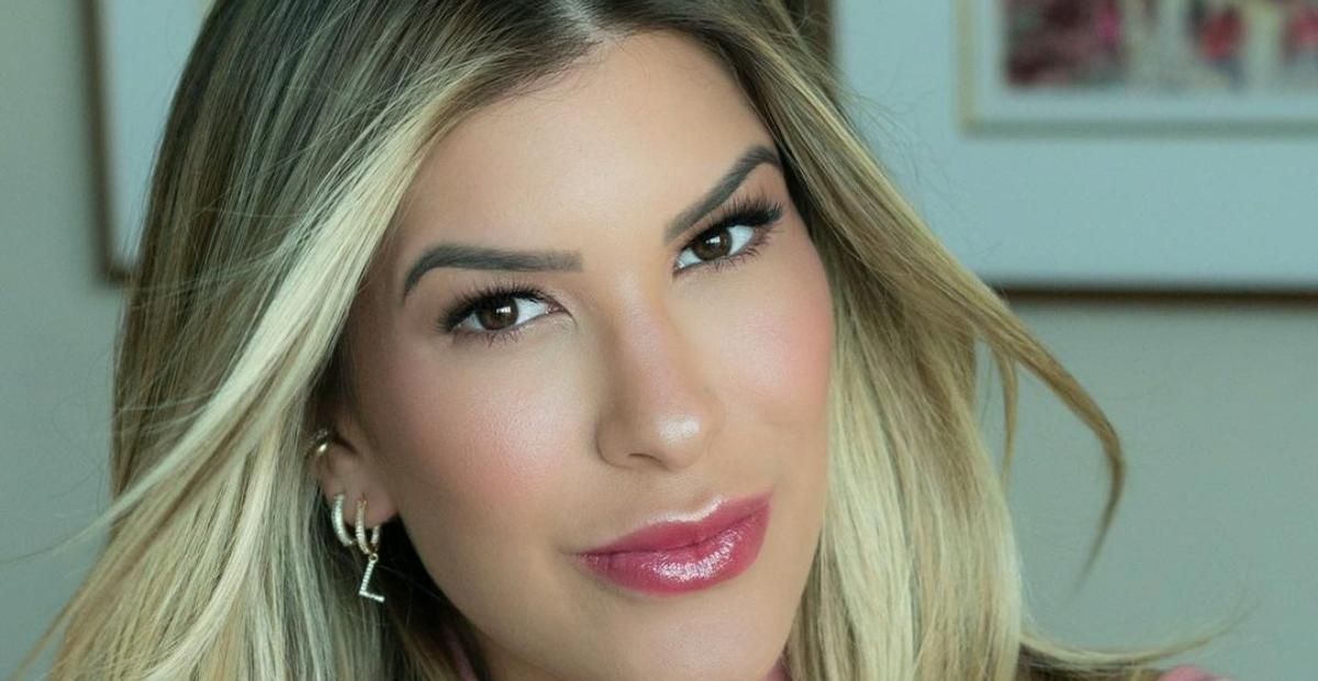 Lorena Improta se declara ao postar fotos em família: ”Minha riqueza”