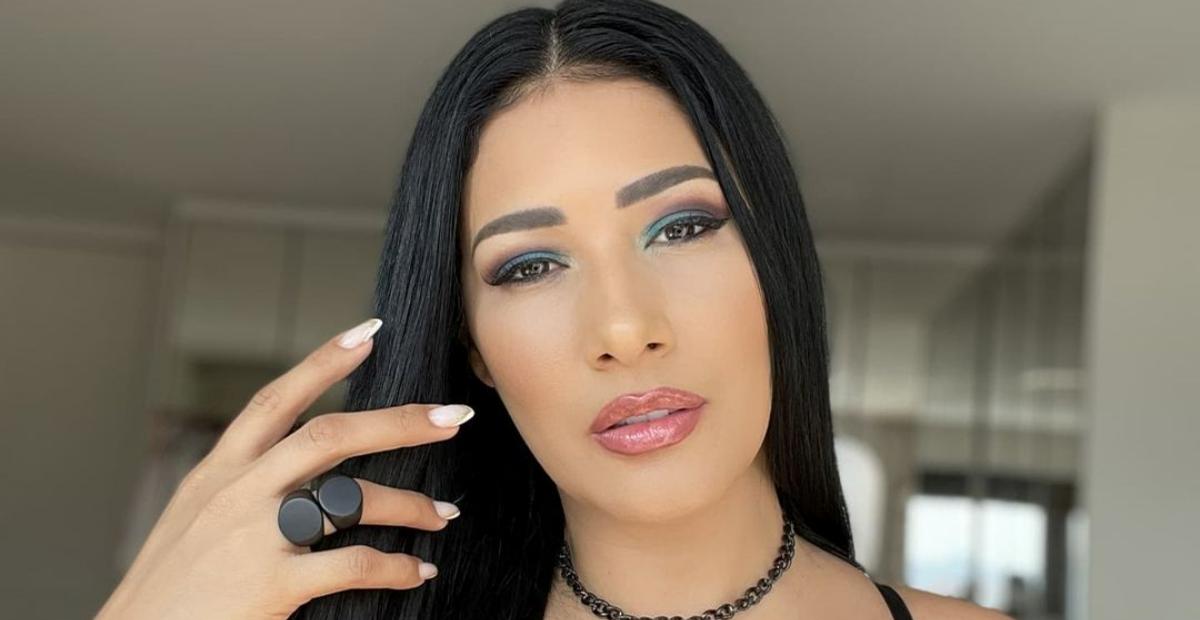 Simaria arranca elogios de fãs ao surgir com vestido florido elegante: ”Que mulher linda!”