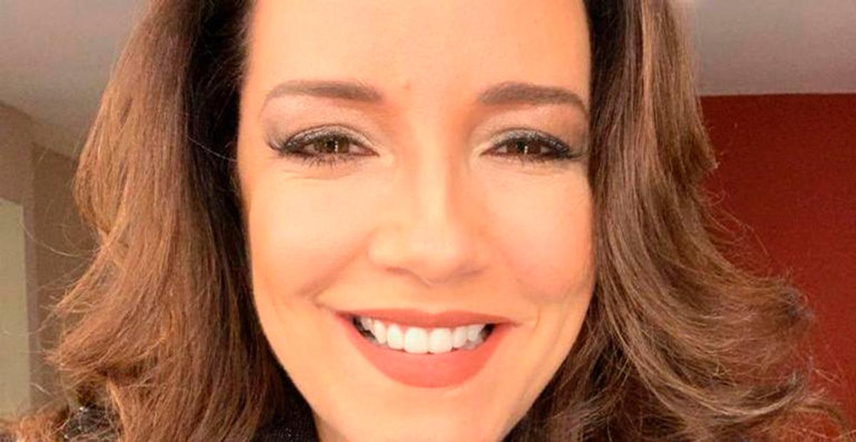 Ana Carolina surpreende ao postar foto rara com namorada na Itália