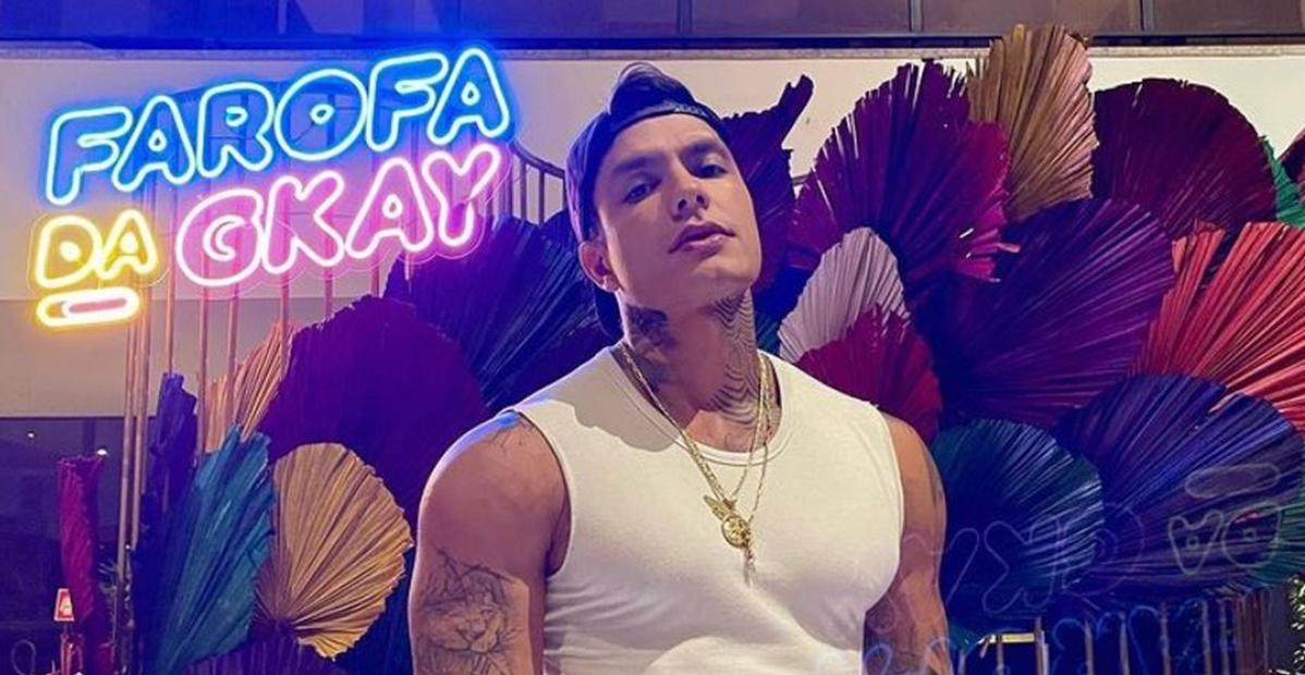 Após anunciar fim do noivado com Sthe, Victor Igoh curte Farofa da GKay