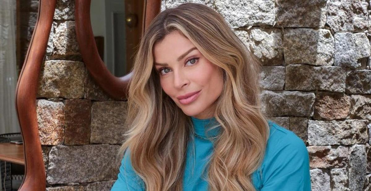 Grazi Massafera é clicada em shopping no Rio e filha Sofia rouba a cena!