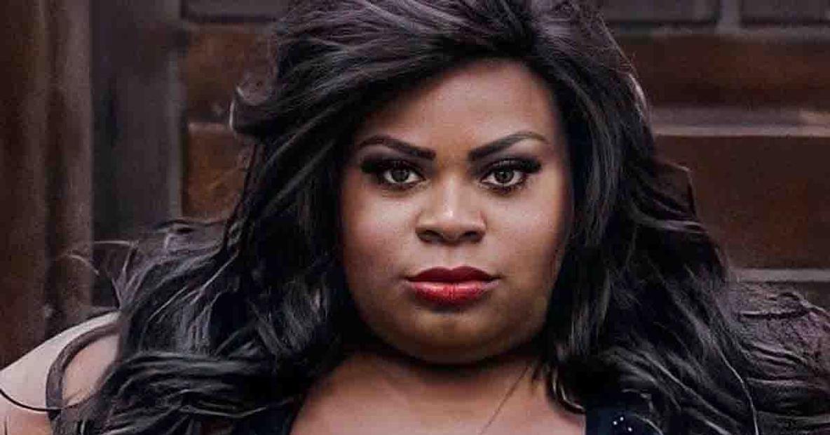 De macacão recortado brilhante, Jojo Todynho surge poderosa para o Prêmio Multishow: ”Maravilhosa!”