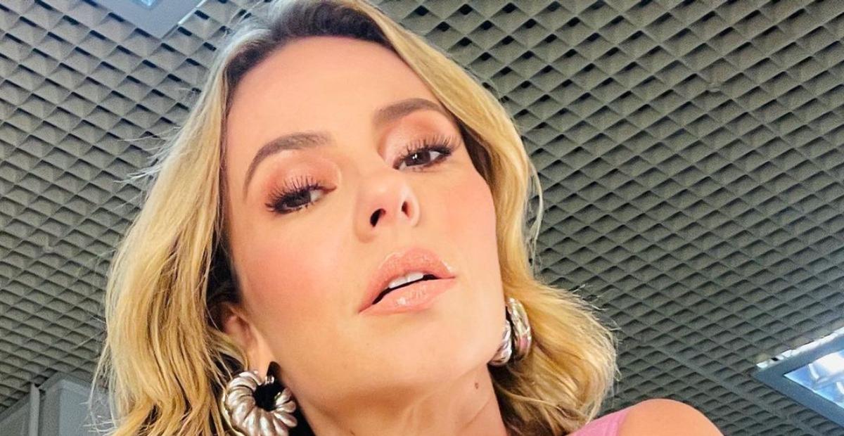 Paolla Oliveira surge com colegas de elenco em bastidores de nova novela: ”Começando os trabalhos”