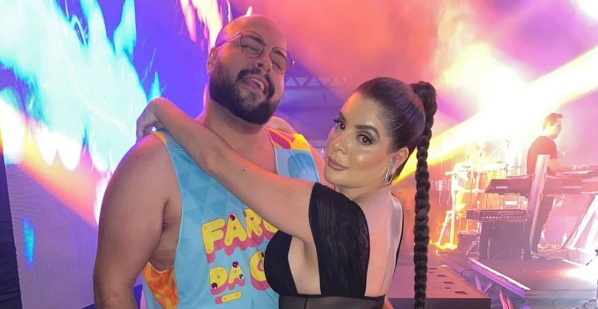Tiago Abravanel surge ao lado de GKay durante festa: ”A dona da farofa toda”