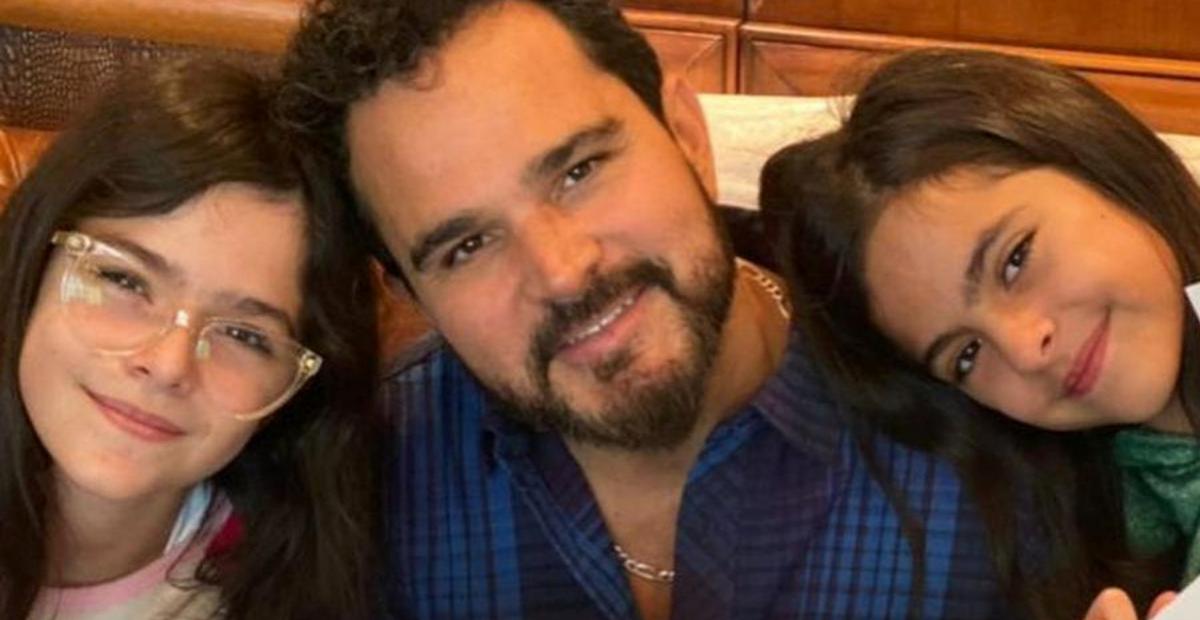 Luciano Camargo relembra momento especial ao lado das filhas na Disney: ”Uma noite linda!”