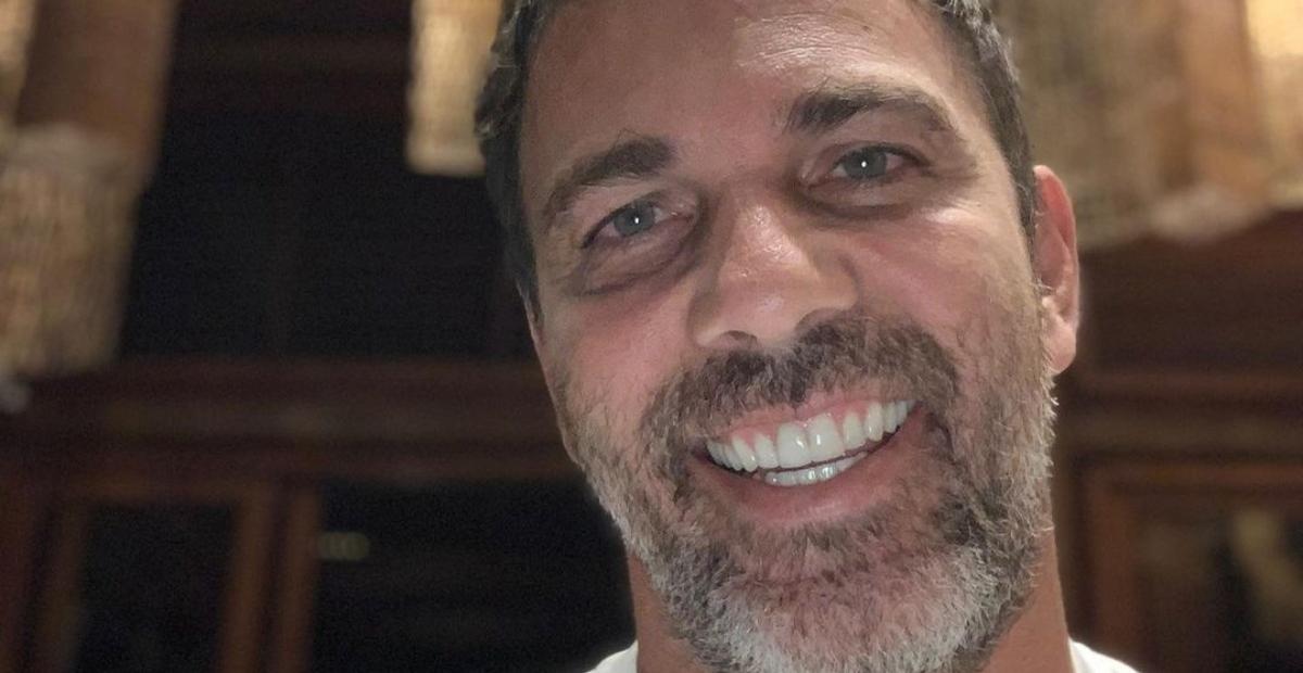 Marcelo Faria celebra viagem ao lado do pai e do irmão: ”Viajar com quem amamos”