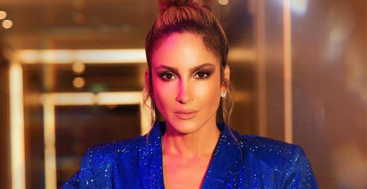 Claudia Leitte aposta em look jeans ousado para curtir o Carnatal e conquista a web