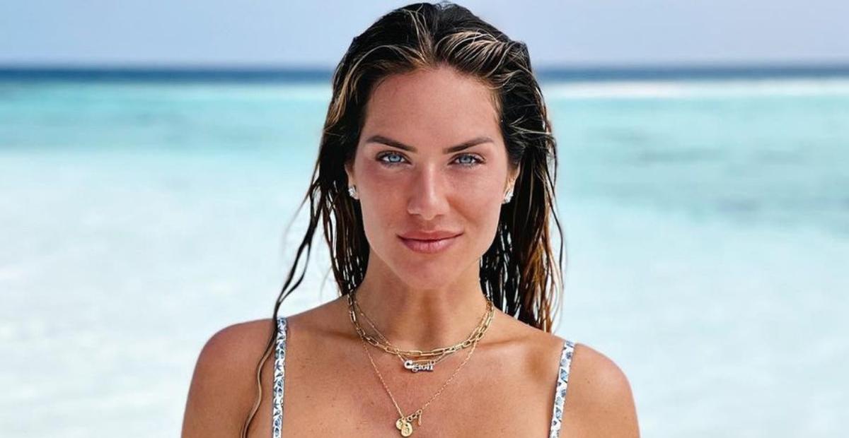 Com look azul, Giovanna Ewbank surge deslumbrante em viagem às Maldivas: ”Filha do mar”
