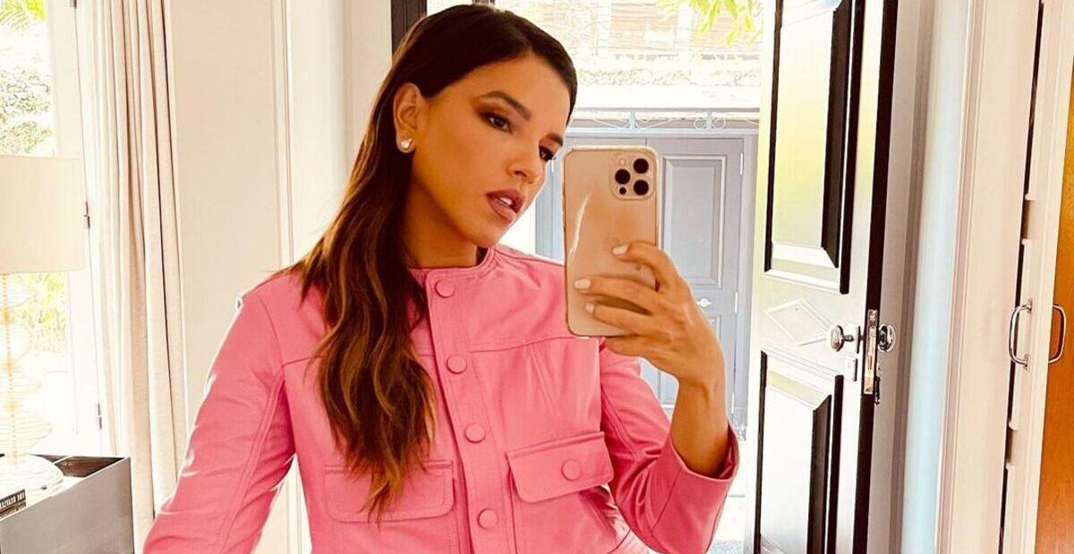 Sem sutiã, Maria Rios ousa com vestido todo aberto: ”Que linda”