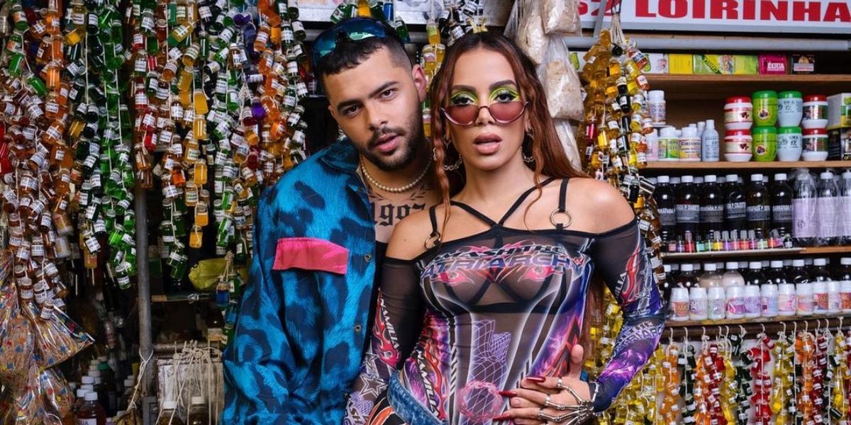 Pedro Sampaio celebra aparição de hit com Anitta em outdoor na Times Square