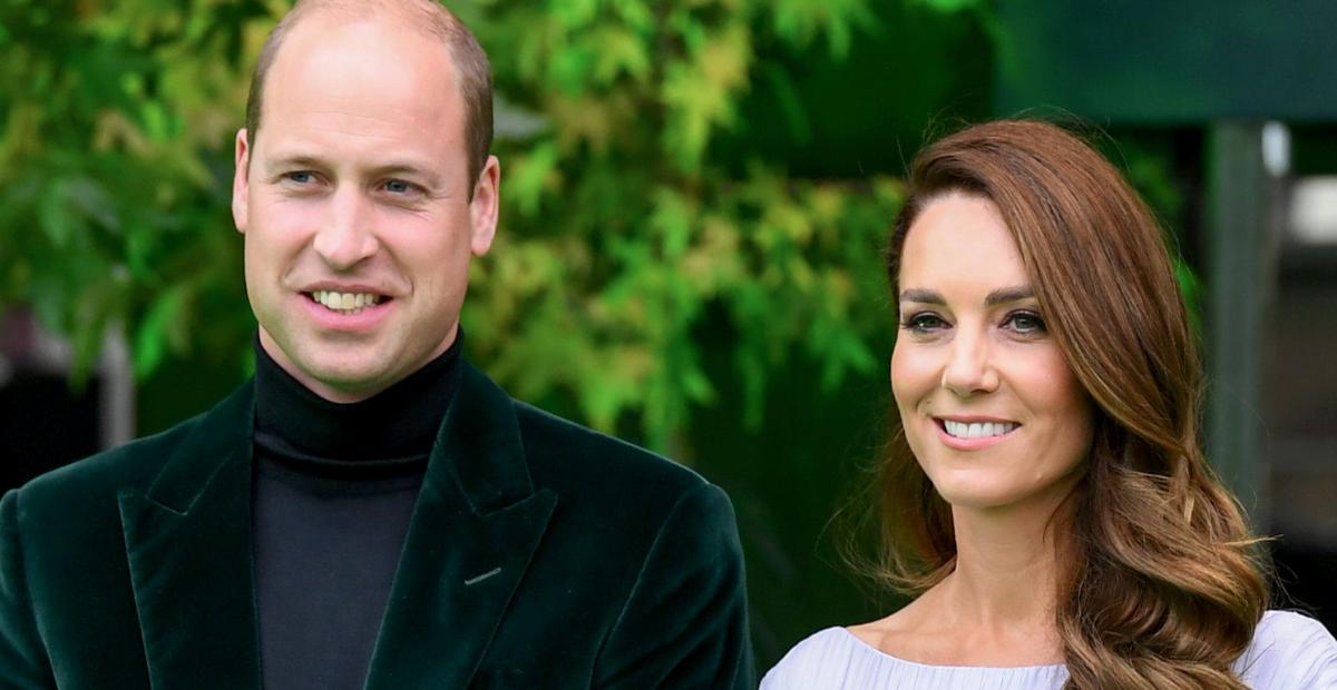 Príncipe William e Kate Middleton publicam foto rara com os três filhos