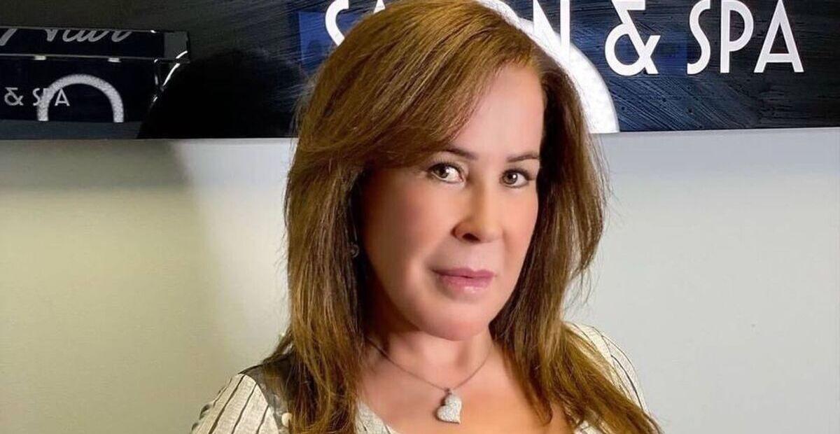 De calça de couro, Zilu Camargo esbanja beleza na Disney e dispara: ” Gratidão por tudo que fui”