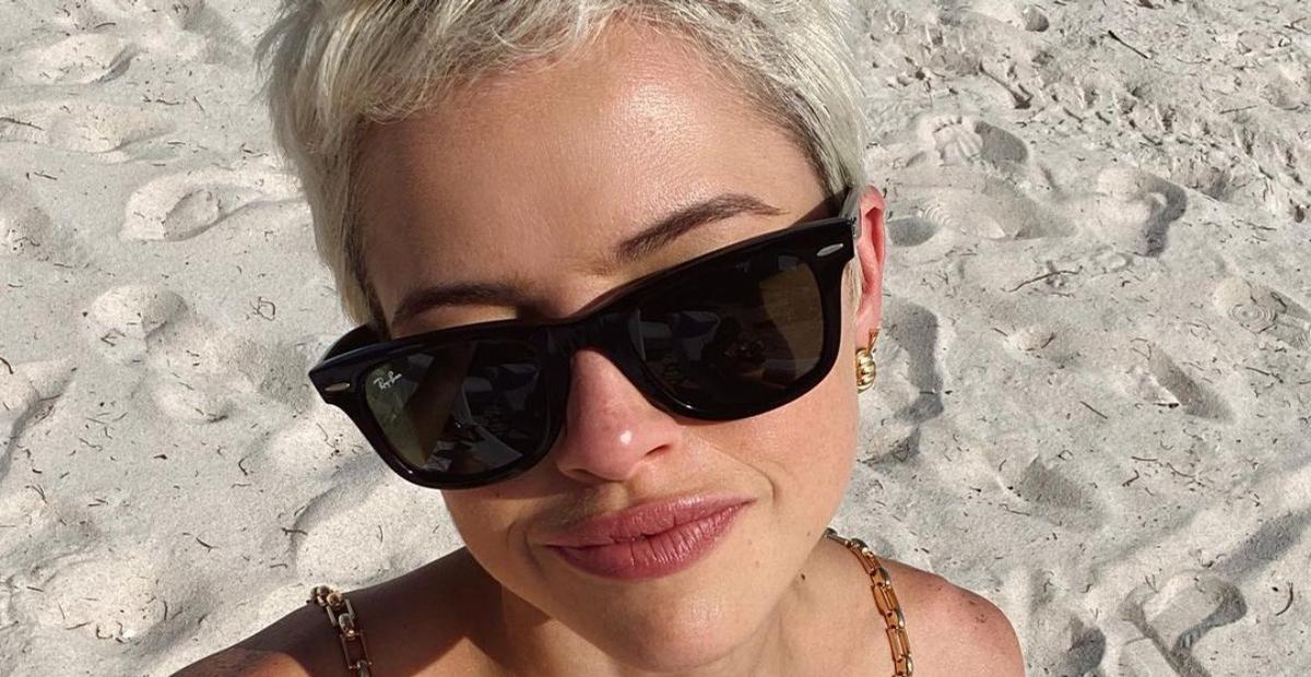 Nos EUA, Agatha Moreira exibe corpão e shape trincado em fotos no mar e fãs elogiam: ”Perfeita”