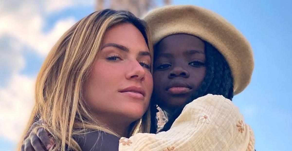 Nas Maldivas, Giovanna Ewbank recebe vídeo de Titi toda produzida e se derrete: ”Minha princesa”