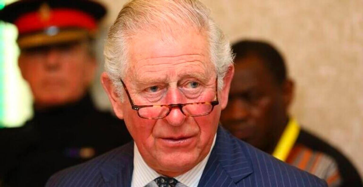 Príncipe Charles fala sobre saúde da rainha Elizabeth: ”Não é fácil”