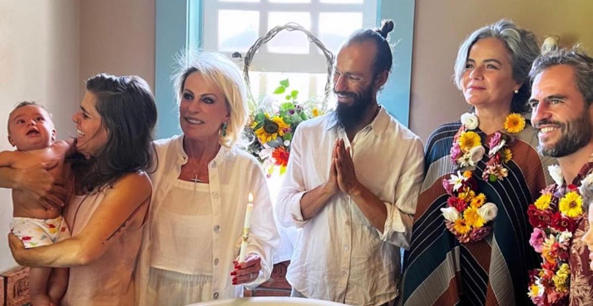 Ana Maria Braga mostra batizado do neto Varuna: ”Dia especial”