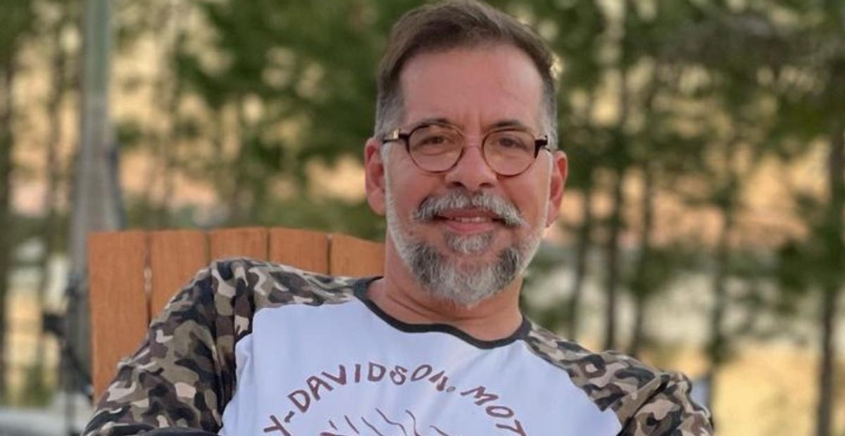 Leandro Hassum posta foto com a filha e celebra: ”Meu amor está no Brasil”