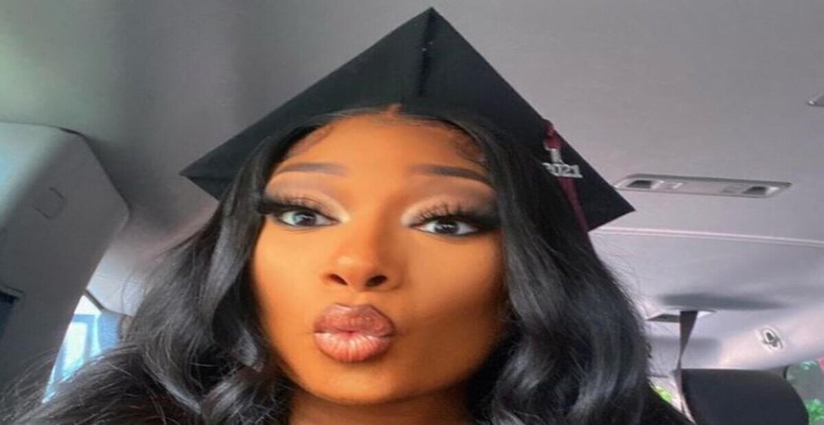 Megan Thee Stallion se forma em faculdade do Texas