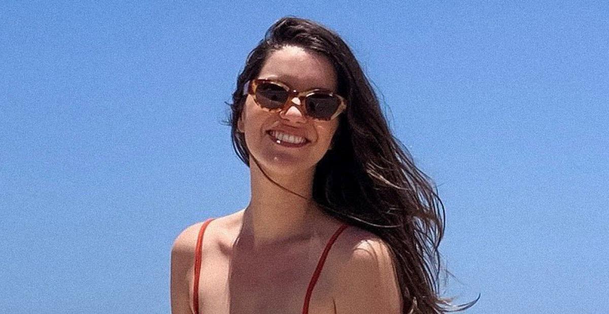 De biquíni, Nathalia Dill posta registros de dia de sol em praia do Rio: ”Sequência de alegria”