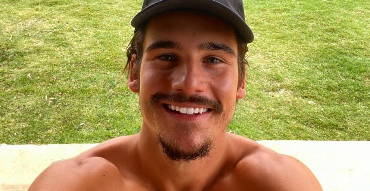 No estádio Nilson Santos, Nicolas Prattes faz gol em homenagem à avó e emociona web