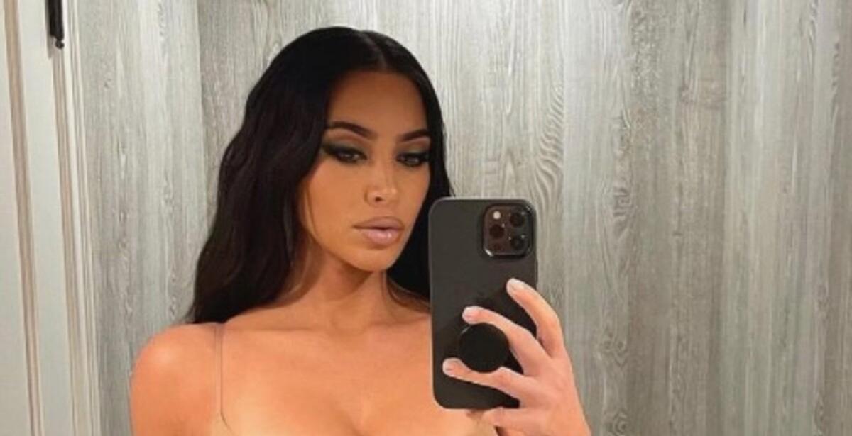 Realizando sonho, Kim Kardashian passa em prova para ser advogada