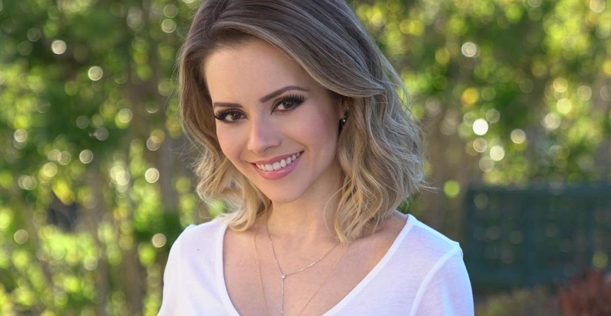 Sandy mostra toda a flexibilidade durante aula de yoga e impressiona: ”Arrasou muito”