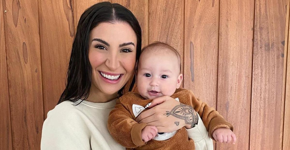 Bianca mostra o look all-white de Cris e derrete completamente os internautas