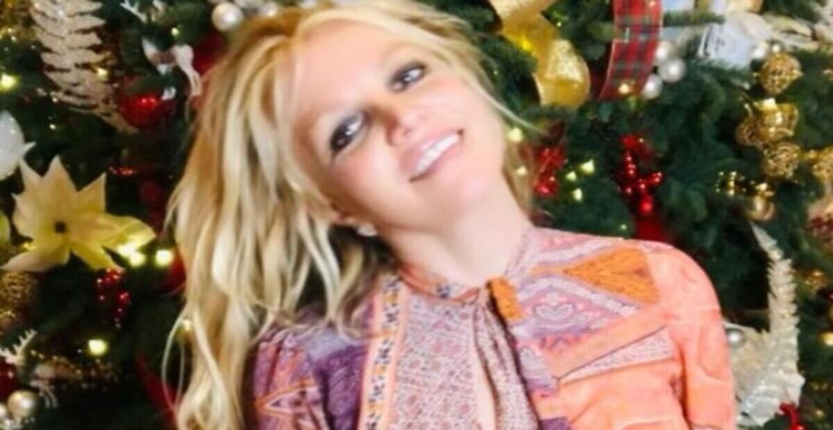 Britney Spears faz mistério com mamadeira em novo vídeo nas suas redes socias