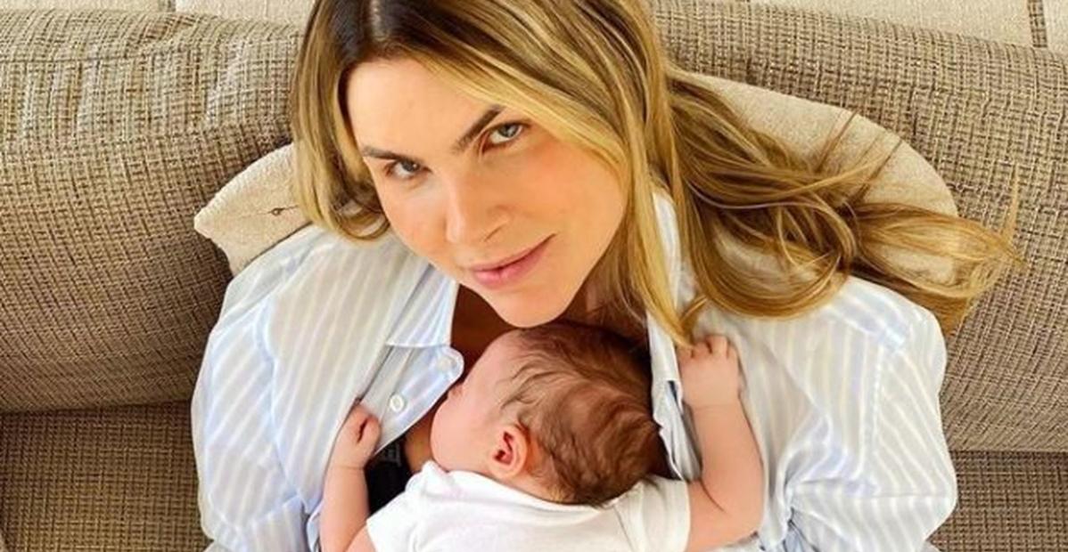 Julia Faria comemora dois meses da filha Cora: ”Maior amor do mundo”