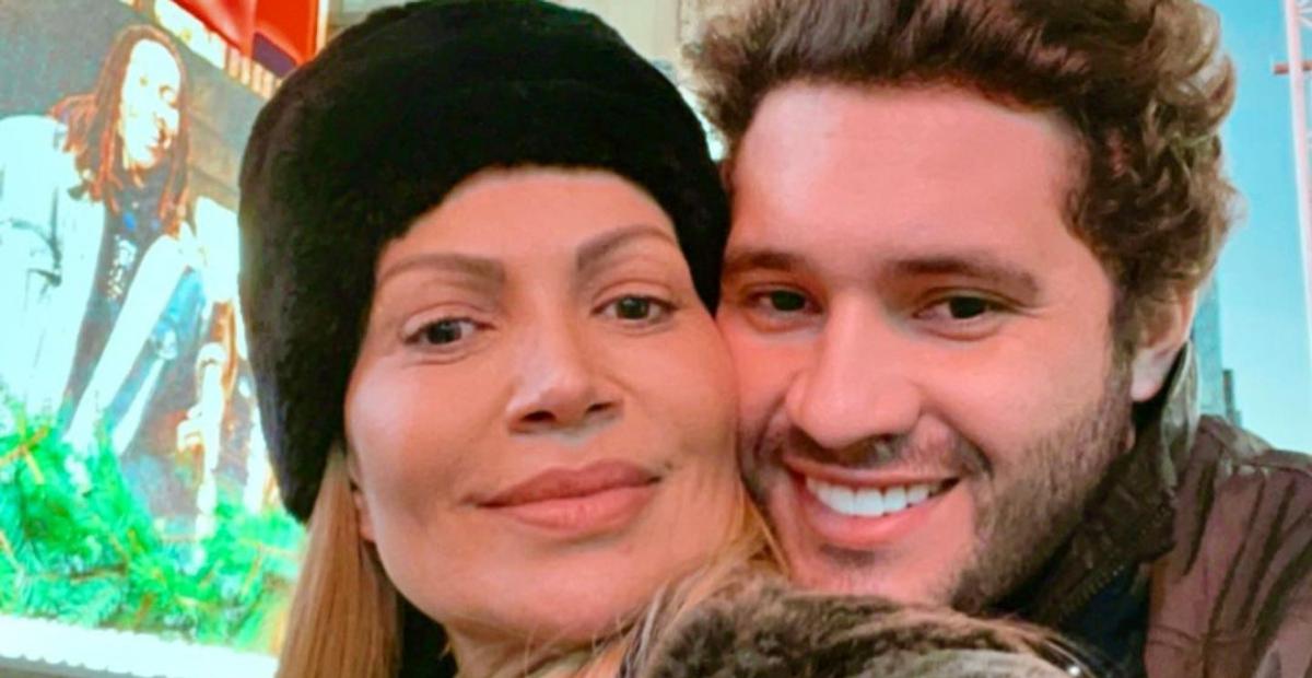 Em Nova York, Solange Almeida exibe cliques românticos ao lado do namorado