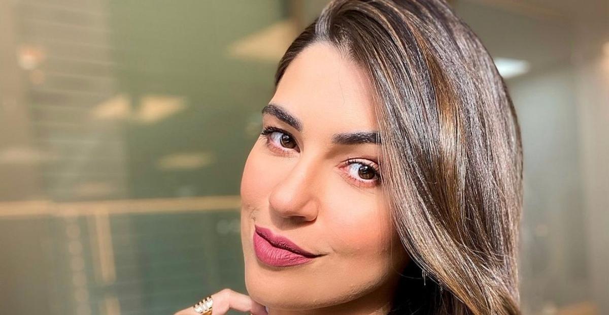 Com look poderoso, Vivian Amorim celebra 30 semanas de gestação: ”Maternidade com amor”