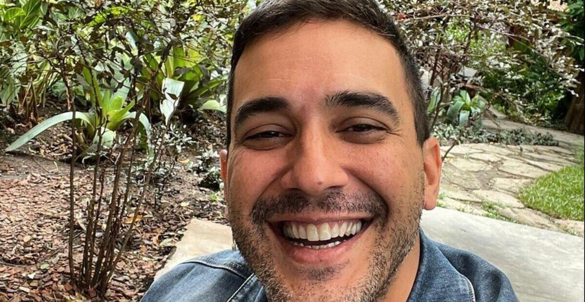 André Marques compartilha cliques de partida de Beach Tennis com os amigos: “‘Vitória suada”