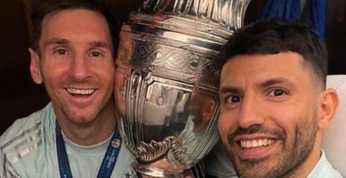 Após anunciar aposentadoria, Agüero recebe homenagem de Messi: ”Estaremos com você”