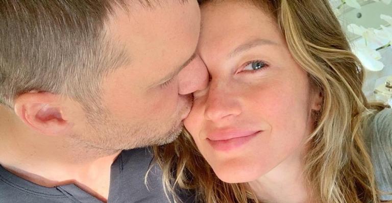 Gisele Bündchen relembra encontro com Tom Brady durante partida de futebol: ”Coisa mais chata”