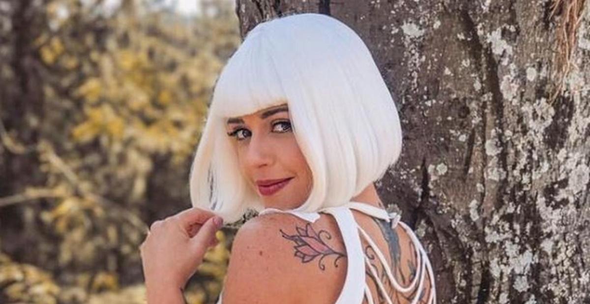 Priscila Sol, a tia Peruca, comemora sucesso de ‘Carinha de Anjo’ na Netflix: ”Estamos felizes”