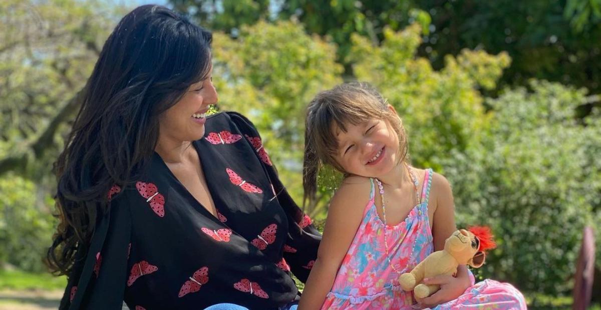 Gravidíssima, Yanna Lavigne publica registro especial ao lado da primogênita
