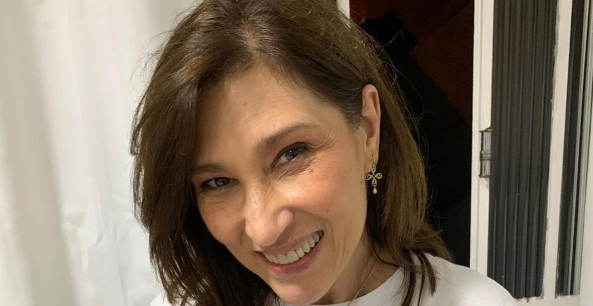 Beth Goulart relembra foto com Nicette Bruno e faz declaração: ”Meu amor”