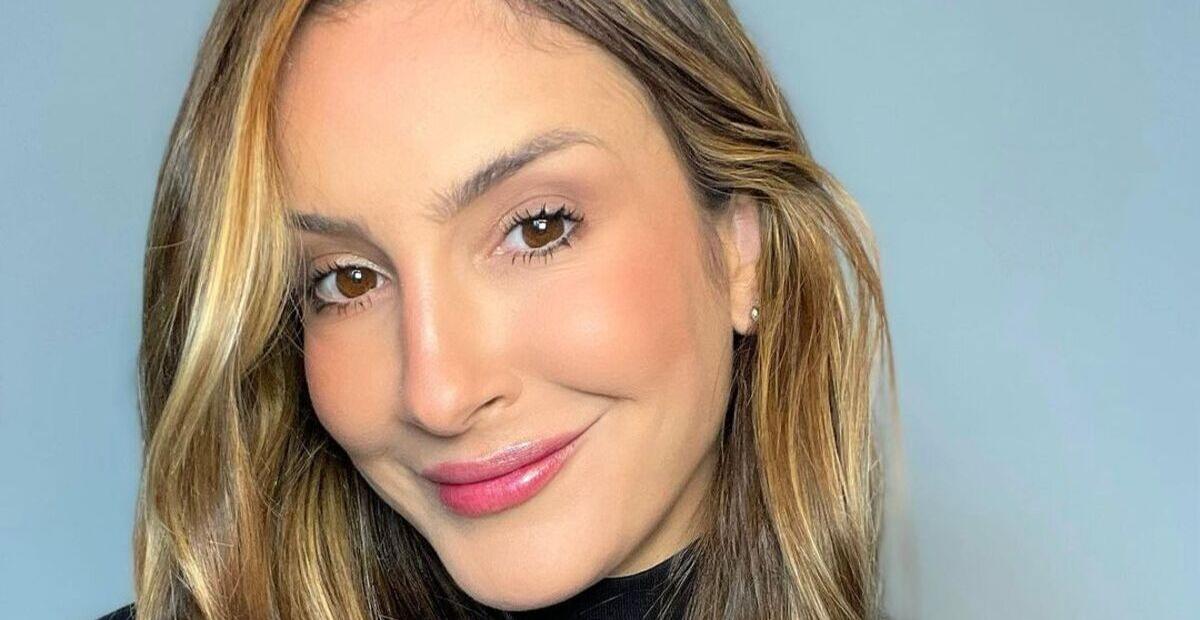Claudia Leitte aposta em look diferente e brinca com visual: ”Vestida de bombom de chocolate”