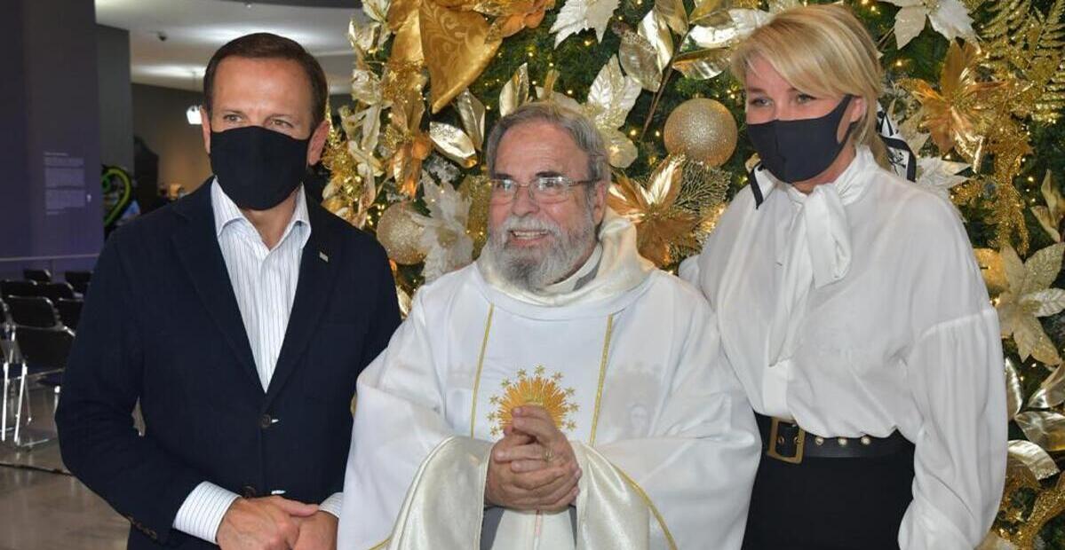 Padre Antônio Maria celebra Missa de Natal no Palácio dos Bandeirantes