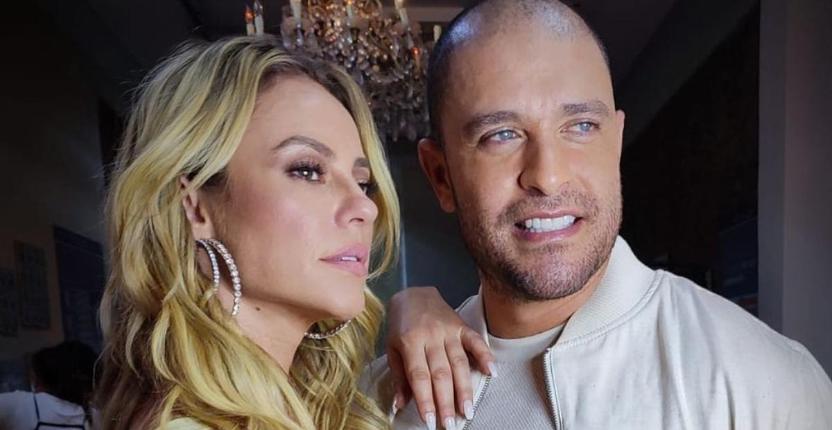 De biquíni, Paolla Oliveira dá beijão em Diogo Nogueira e web vai à loucura: ”Casalzão”