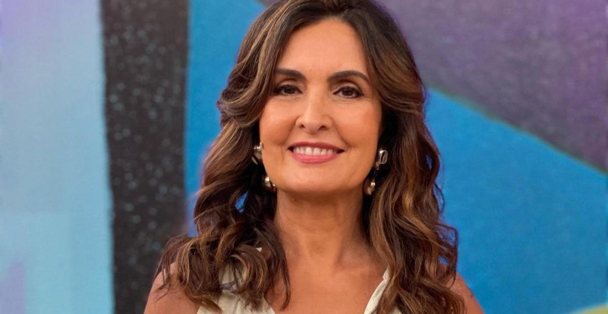 Fátima Bernardes chama a atenção com look escolhido para gravação de campanha