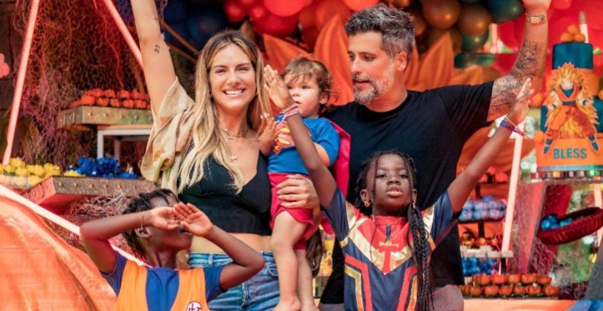 Giovanna Ewbank abre álbum de fotos da festinha de aniversário do Bless